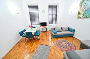 FLH - Maria Grand Square Apartment